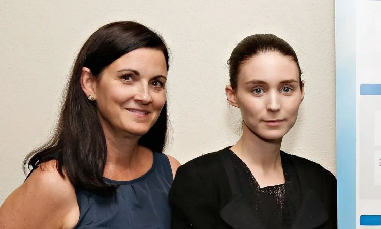 Kathleen McNulty Rooney with her daughter, Rooney Mara at an event.